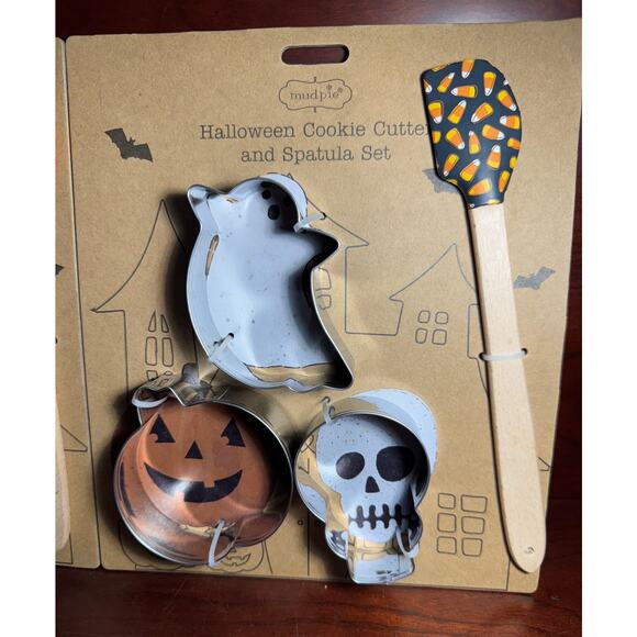 Set of 2 NWT Mud Pie Candy and Skull Halloween Cookie Cutter and Spatula Sets - Picture 2 of 9